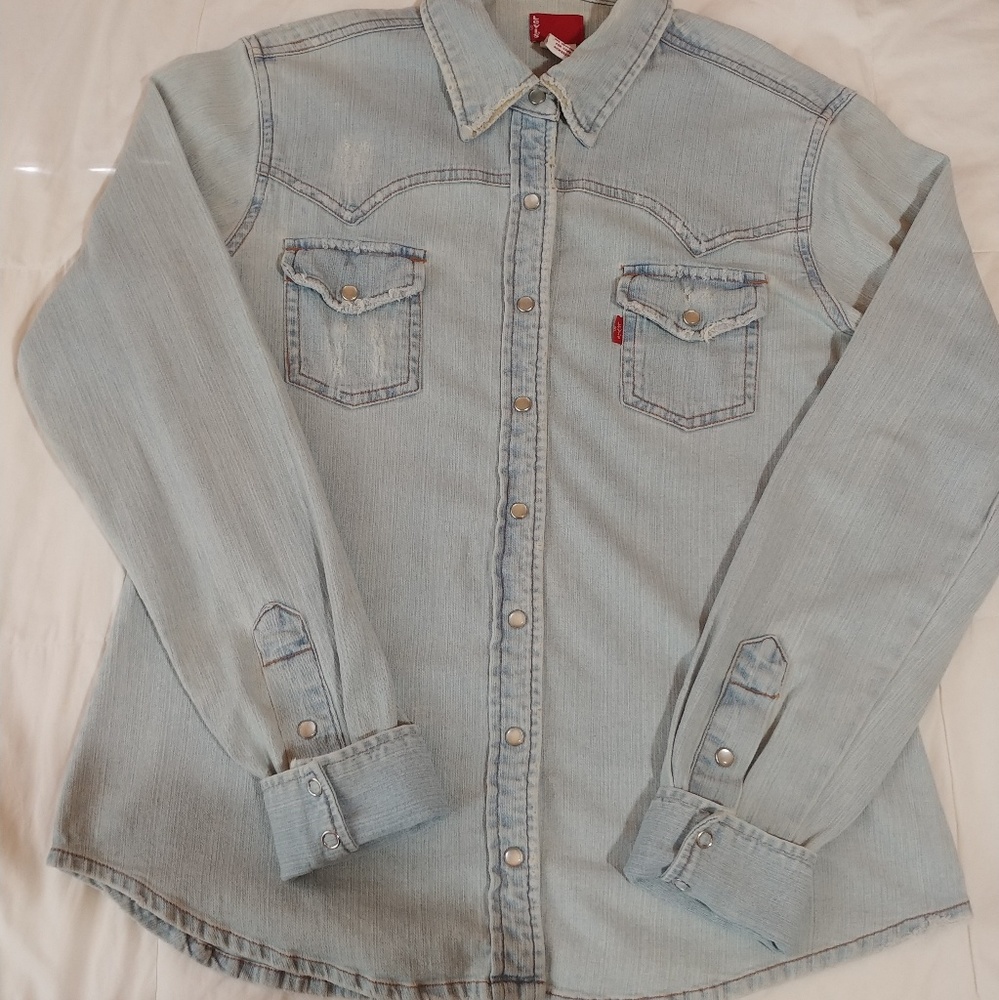 Levi's distressed denim long sleeve shirt/jacket